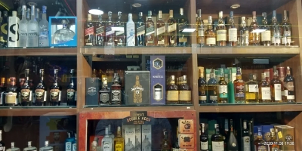 The few shops that continue to operate at some locations in the city are witnessing large footfalls. (IANS)
