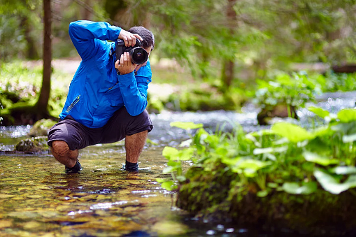 Travel with a large selection of cameras. (Pixabay)