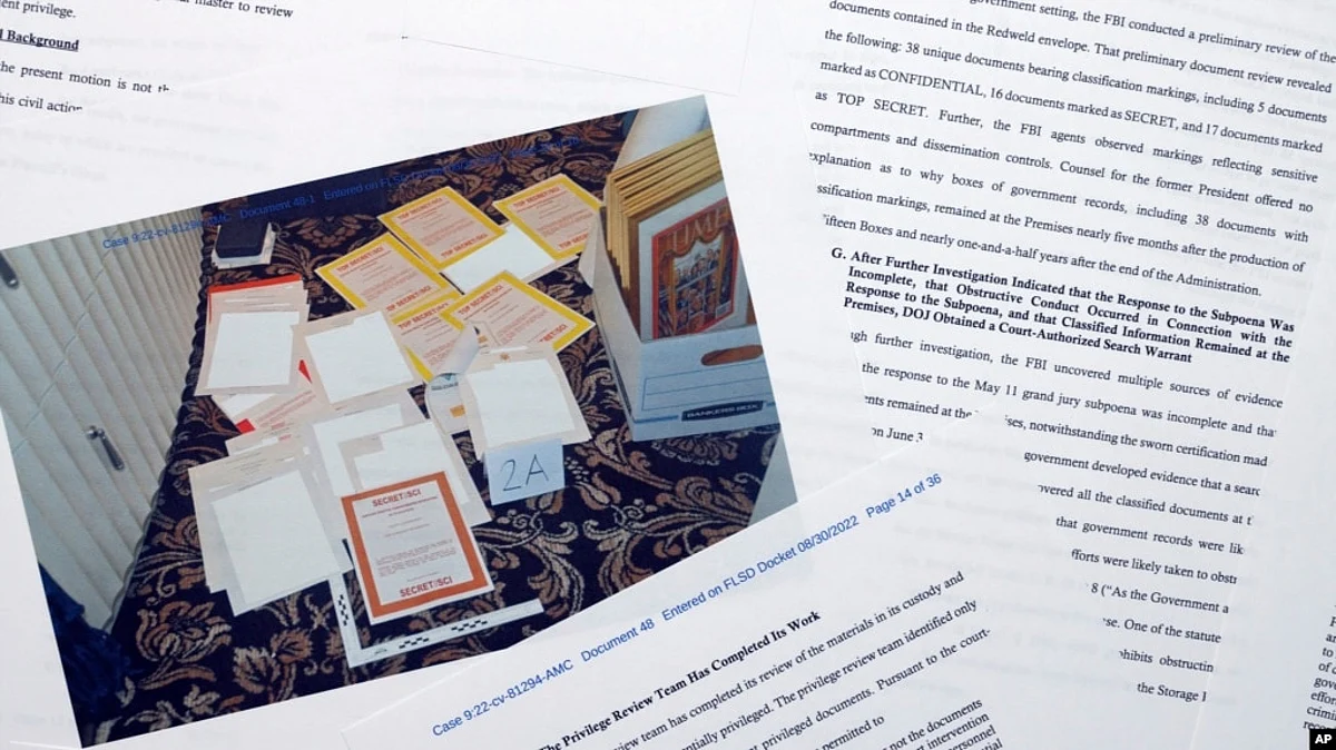 Pages from a Department of Justice court filing on Aug. 30, 2022, in response to a request from the legal team of former President Donald Trump for a special master to review the documents seized during the Aug. 8 search of Mar-a-Lago. (AP via VOA)