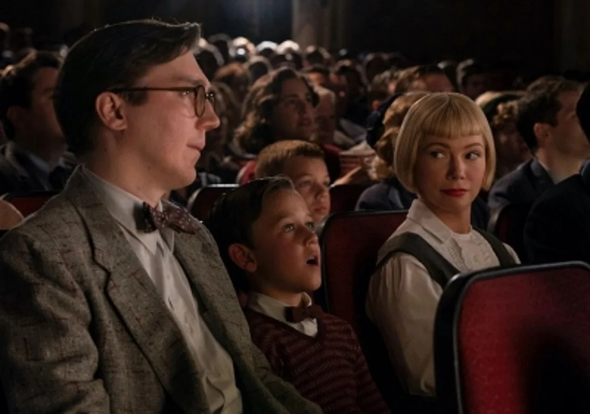 A still from 'The Fabelmans' starring Paul Dano and Michelle Williams.