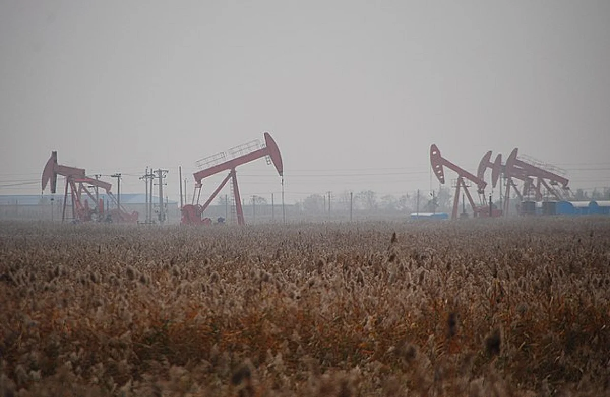 The coming days may see a hike in oil prices all over the world (Representative Image)