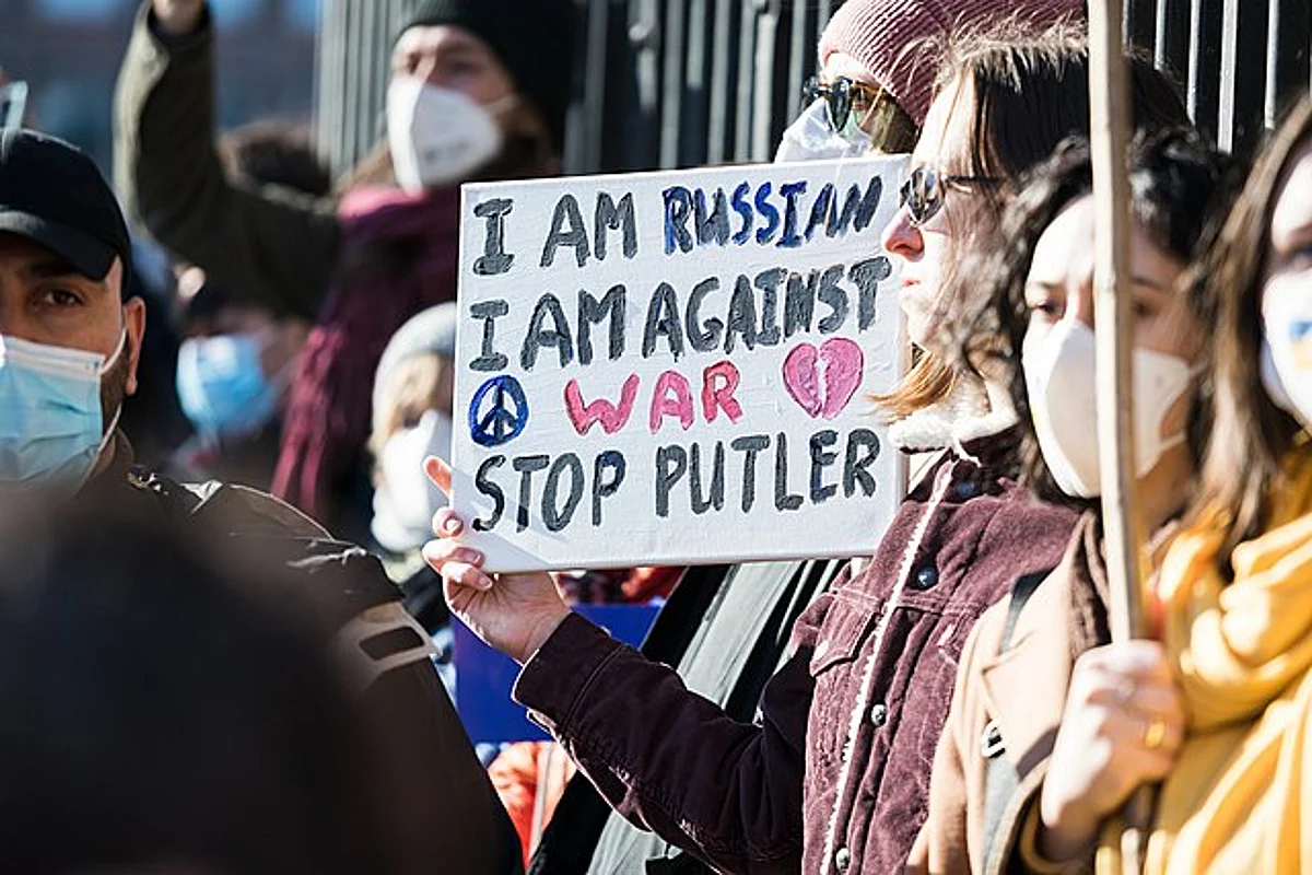Russian anti-war protestor protests against the Ukraine invasion. (File Photo)