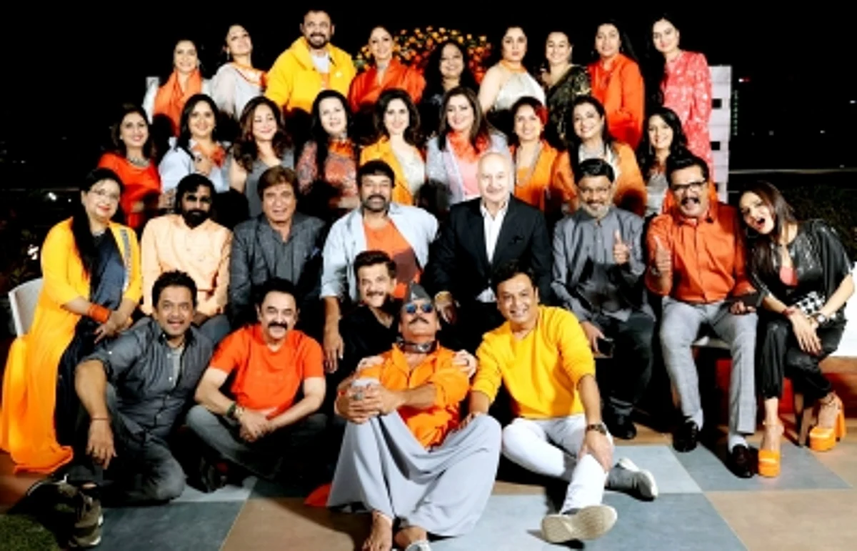 Jackie Shroff and Poonam Dhillon Host a Reunion For 80's Actors.