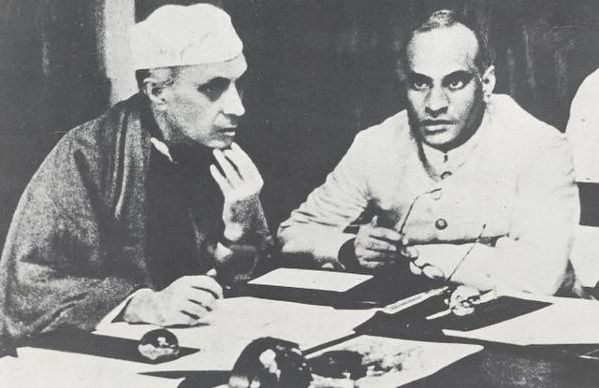 Jawaharlal Nehru with V.V.Giri (File Photo)