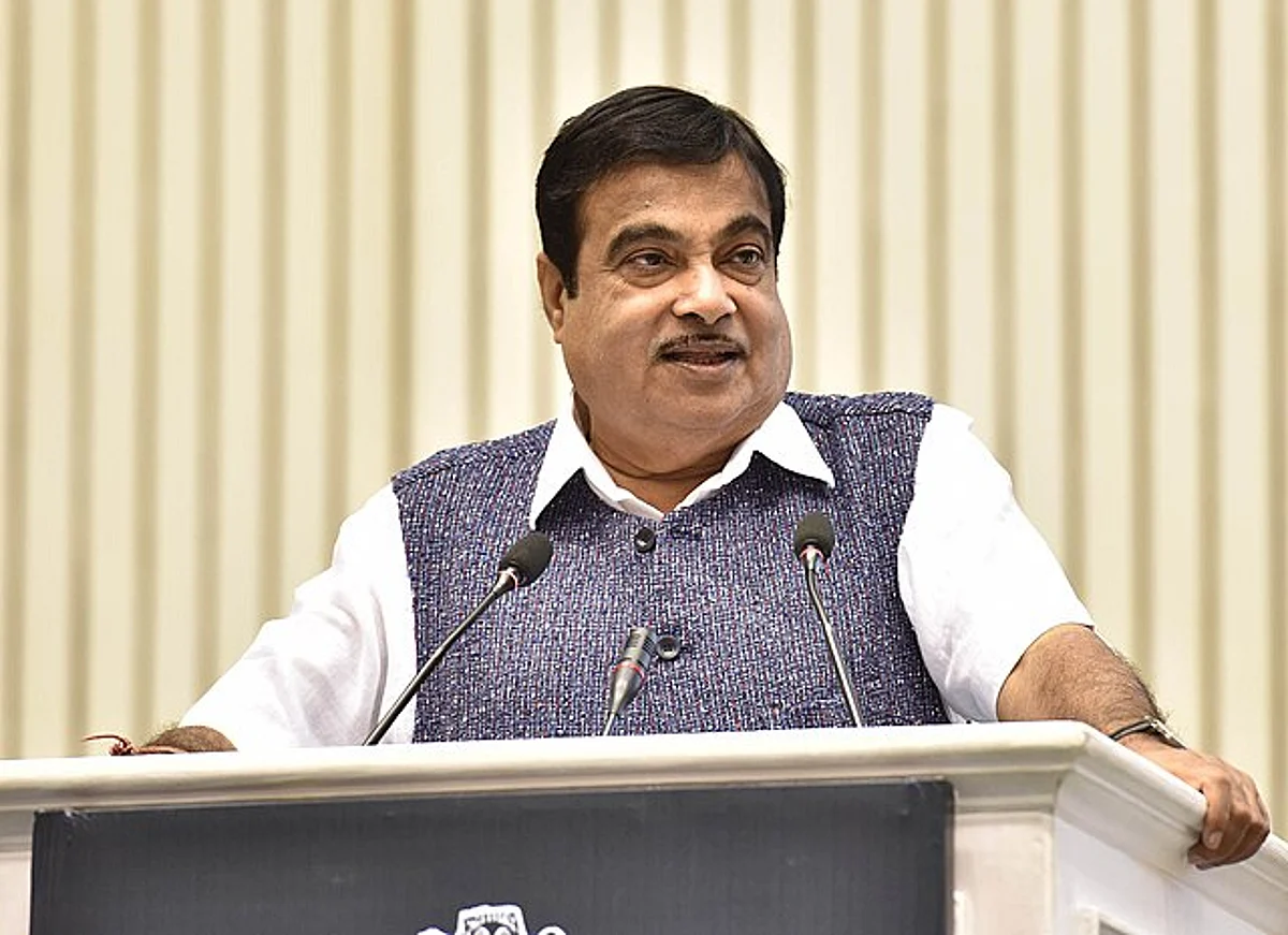 Lauding the economic reforms initiated by Manmohan Singh, Nitin Gadkari said that the country is indebted to the former Prime Minister for these. (File Photo)