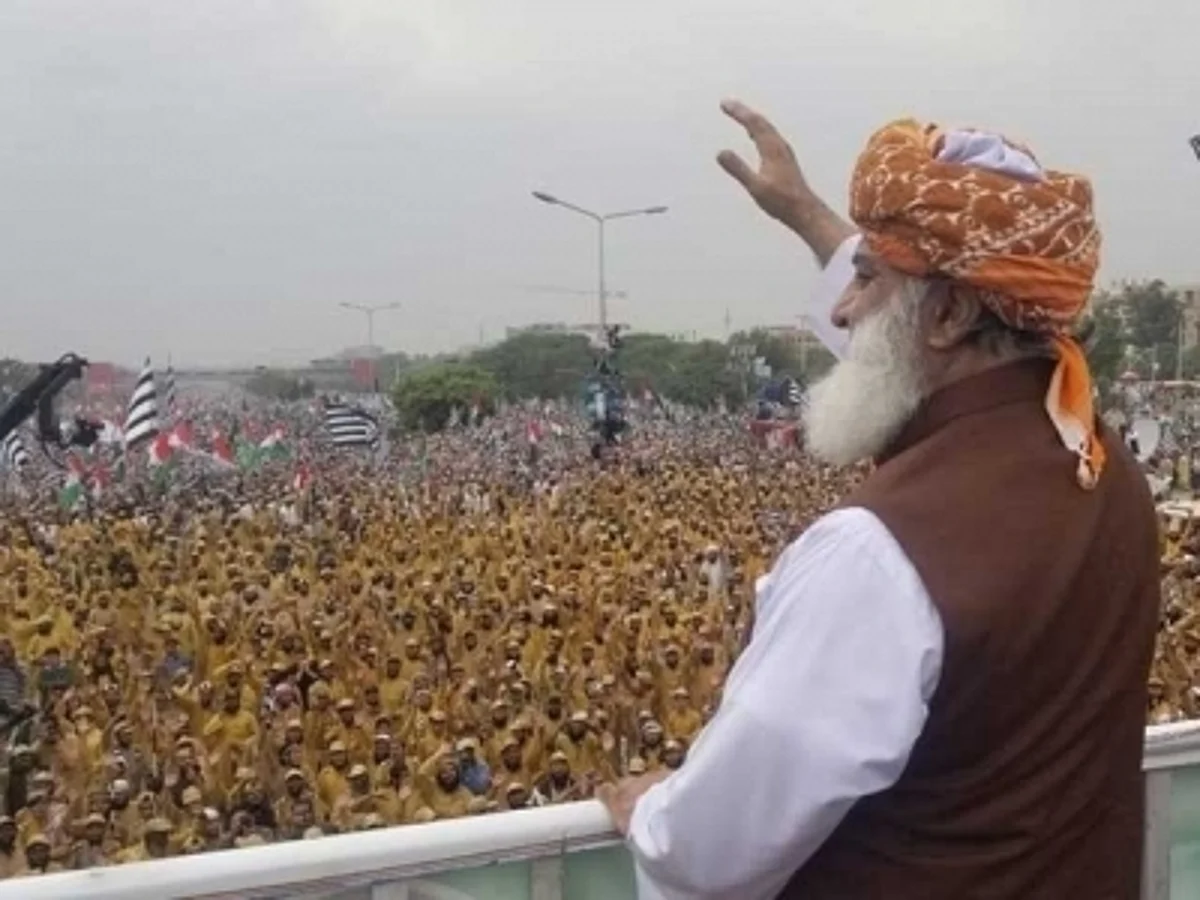 JUI-F chief cancels India visit amid tensions after Bilawal's remarks (IANS)