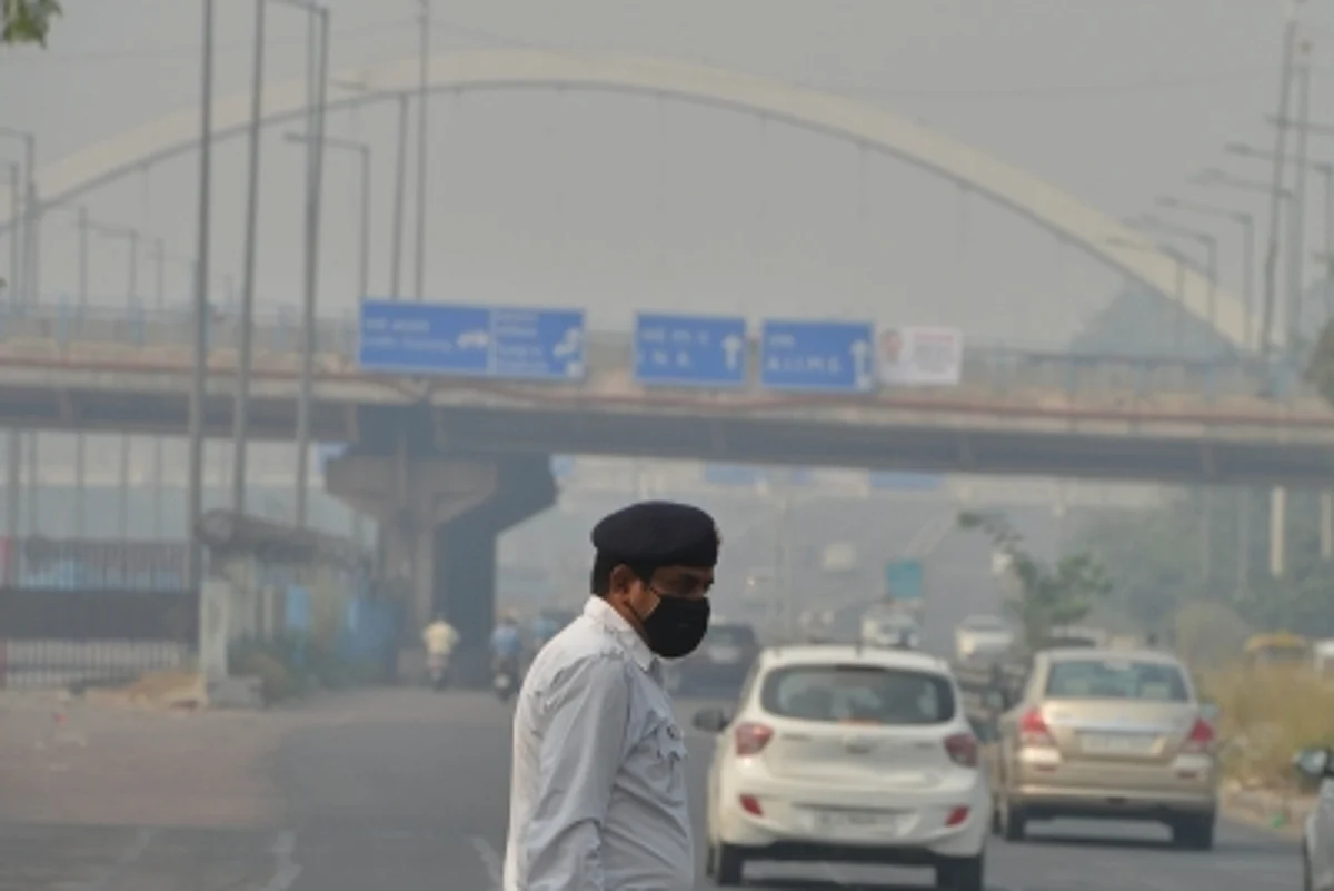 The air quality of the national capital on Saturday continued to be "very poor". (IANS)