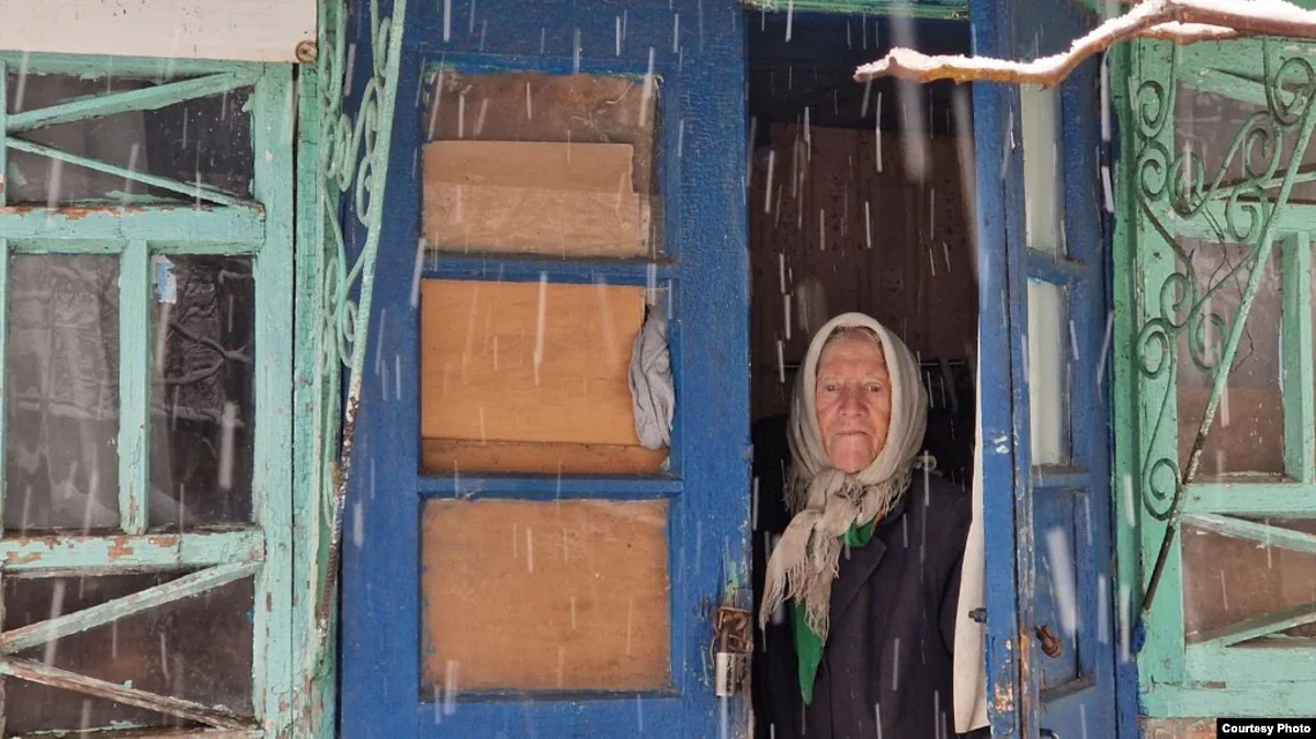 "Our trips were like therapy for them," the blogger recalled. "The groceries weren't the point -- they were waiting for us." (RFE)