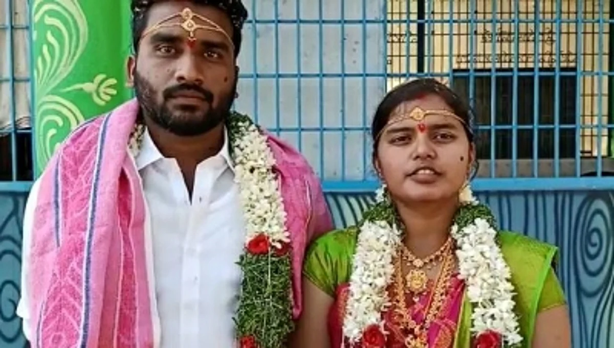 Kidnapper with 'Kidnapped' girl (IANS)