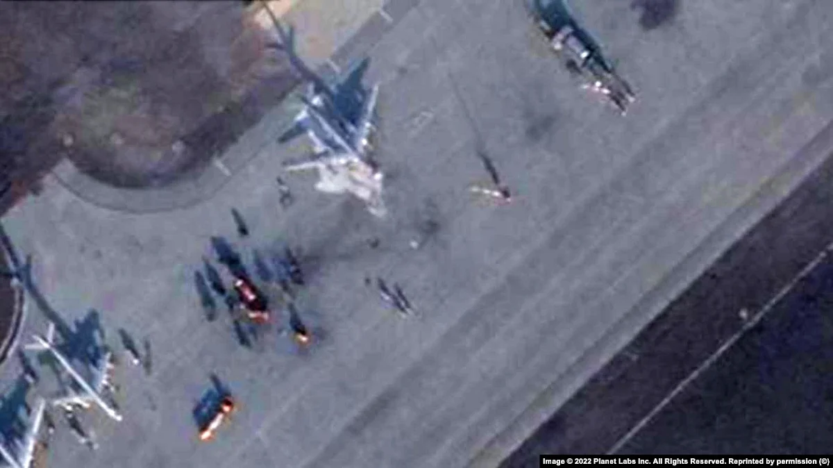 Planet Lab satellite imagery, obtained by RFE/RL, shows the runway at the Engels air base near Saratov, Russia, after a mysterious attack on the base on December 5. (VOA/Planet Labs)