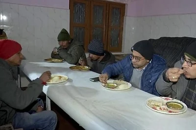 <div class="paragraphs"><p><em>Joshimath landslide case: The process of moving the affected people to safe places continues, kitchen made for the affected. (IANS)</em></p></div>