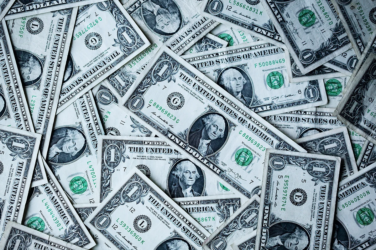Oxfam says the richest one percent in the world have grabbed nearly two-thirds of all new wealth created since 2020. (VOA)