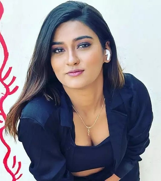 2019 में भोजपुरी सिनेमा में आयी थी भोजपुरी एक्ट्रेस आकांक्षा दुबे, जानिये अपने पीछे कितनी संपत्ति छोड़ गई Bhojpuri actress Akanksha Dubey came in Bhojpuri cinema in 2019, know how much wealth she left behind