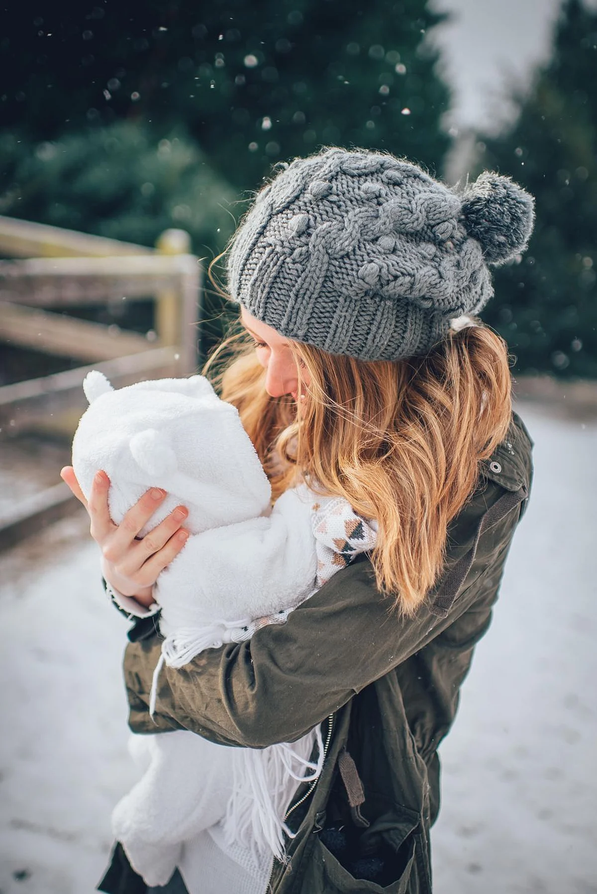It is not necessary to give a bath to your baby every day. You can bathe your baby after 2-3 days in winter. | Photo by Aditya Romansa on Unsplash