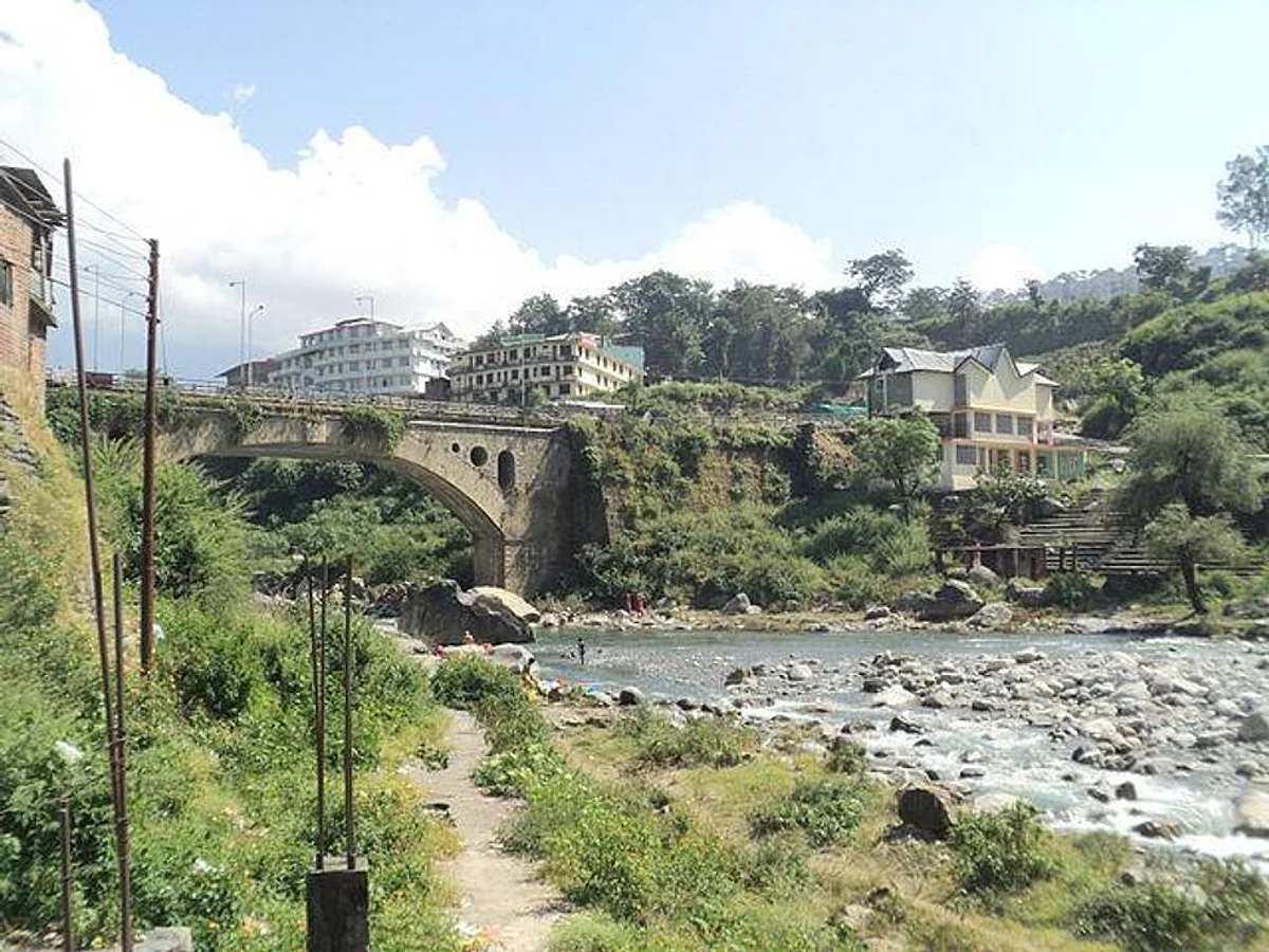 The temple is built in the Tantric style, as are the majority of Shakti Peeth temples