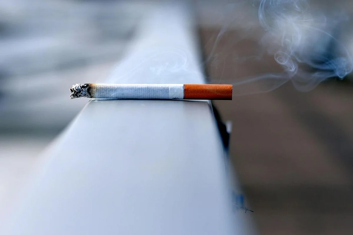 Smoking Increases Risks of Catching COVID Symptoms