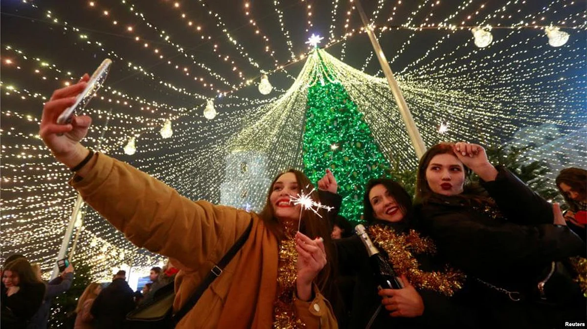 The World Welcomes New Year Resisting A Pandemic