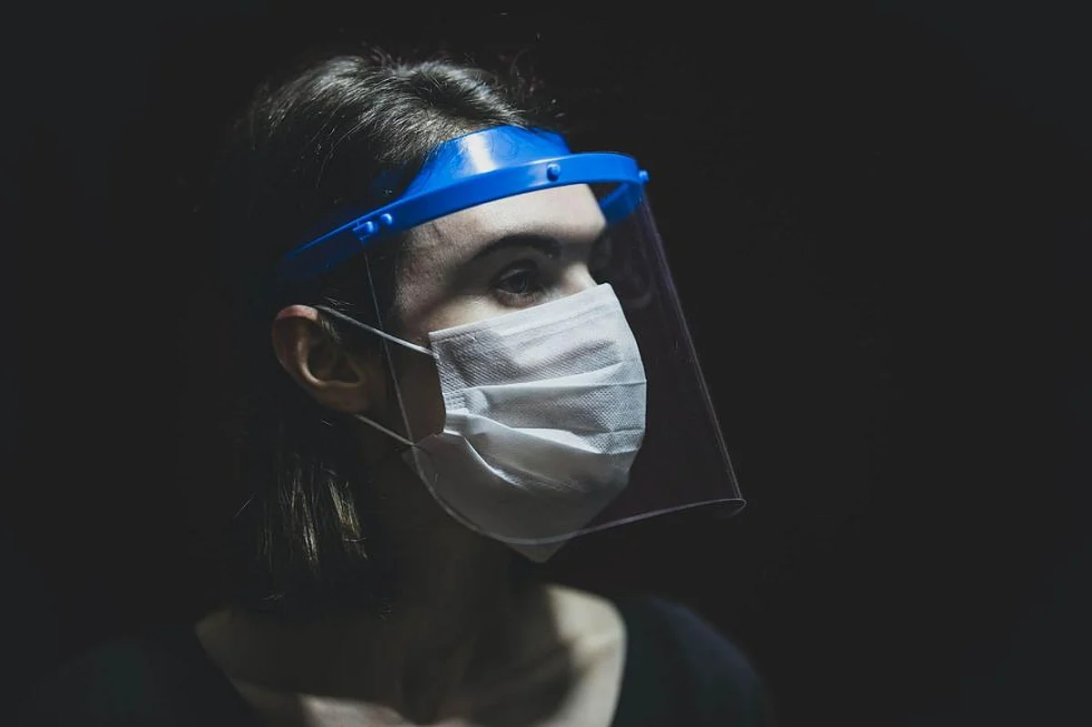 Covid-19: Wearing Face Shields, N-95 Masks Together May Not Stop Virus