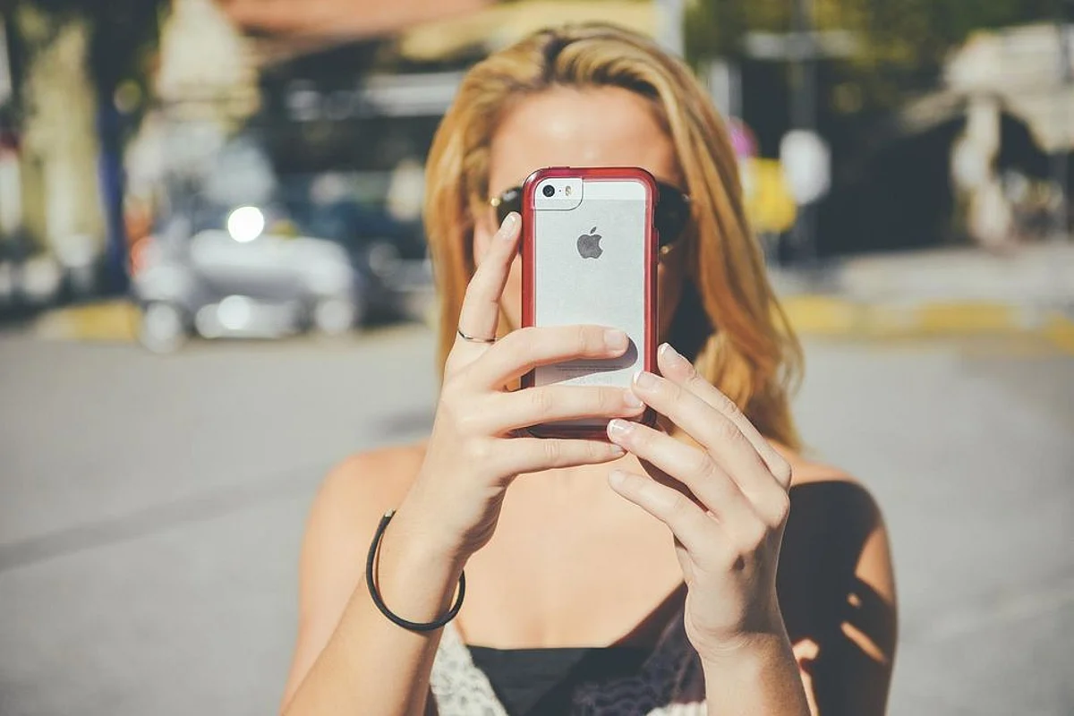 Apple’s New Face ID Feature Lets You Unlock Iphone While Wearing a Mask