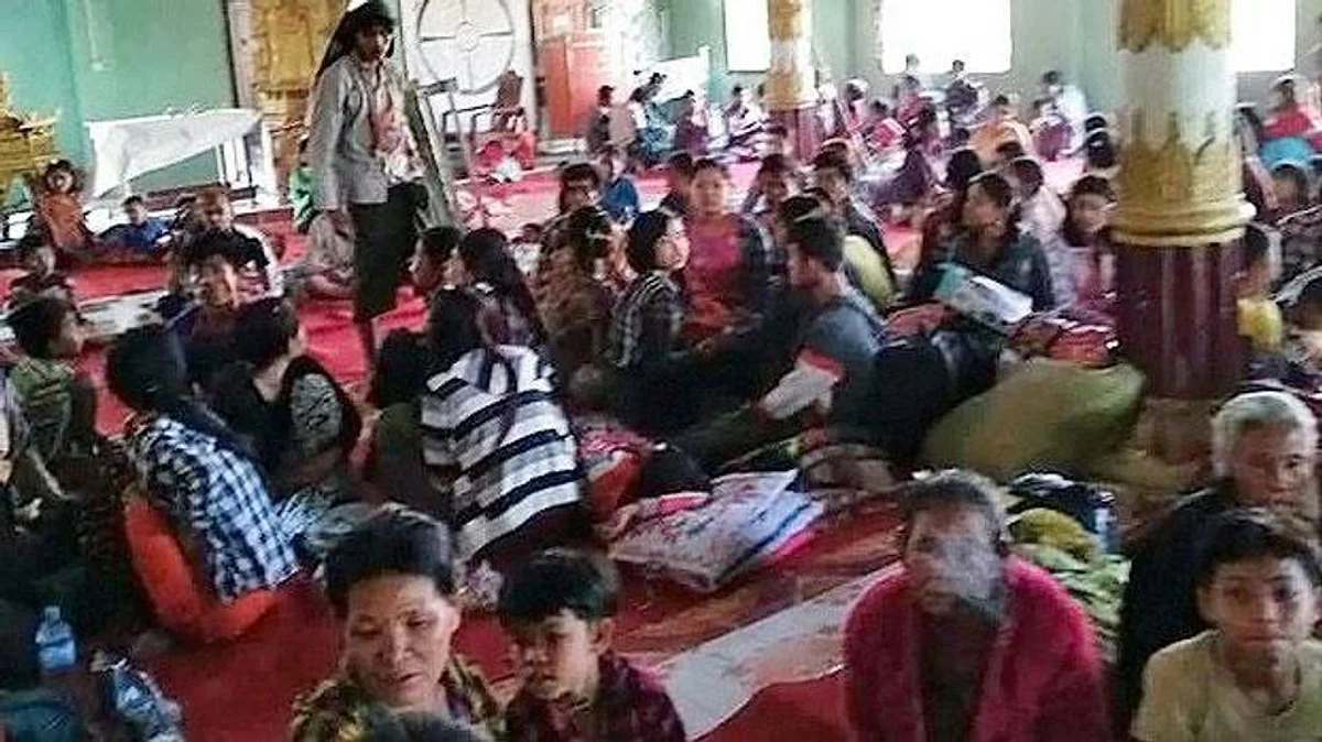 Rakhine Villagers Flee to Temples when Military Unit Conducted Door-to-Door Searches for Rebel Ethnic Soldiers