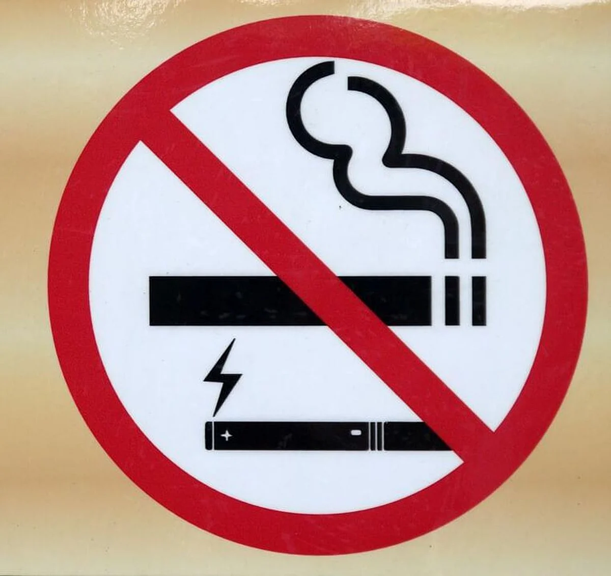 Banning E-Cigarettes Deprives Indian Smokers of a Less Harmful Alternative: Experts