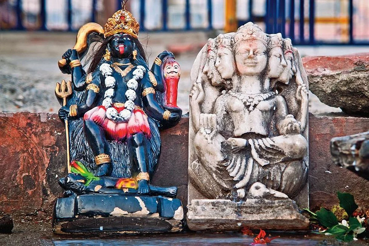 Deities of Hindu Temple in Gharo thrown away in Sewage