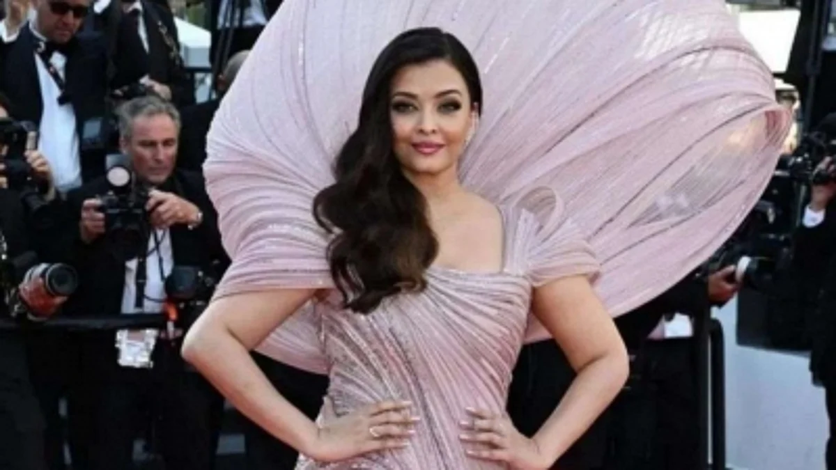 Aishwarya ने 'कान फिल्म महोत्सव' के चल रहे 75वें संस्करण में अपनी 21वीं उपस्थिति दर्ज की।