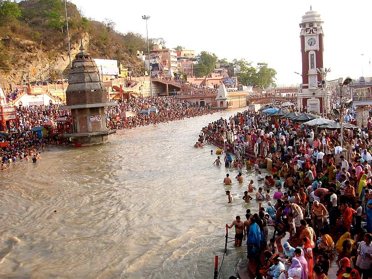 Ganga Dussehra पर हरिद्वार में हरकी पैड़ी पर उमड़ा सैलाब