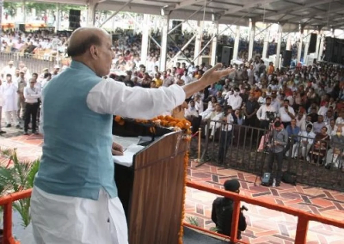 "भारत एक मज़बूत देश, दुश्मनों को जवाब देने के लिए तैयार", राजनाथ सिंह