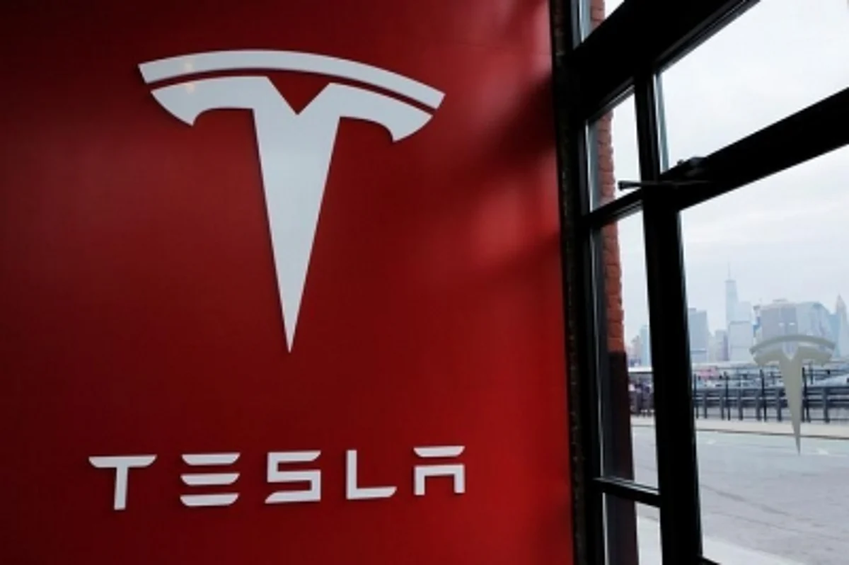 'Tesla' आने वाले साल में कर सकती है साइबरट्रक की डिलीवरी : Musk