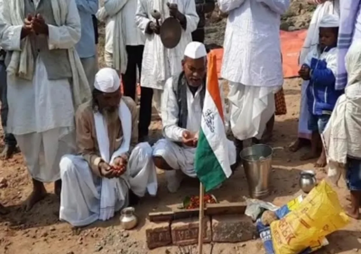 झारखंड में 1917 से हर रोज टाना भगतों के आंगन में होती है तिरंगे की पूजा