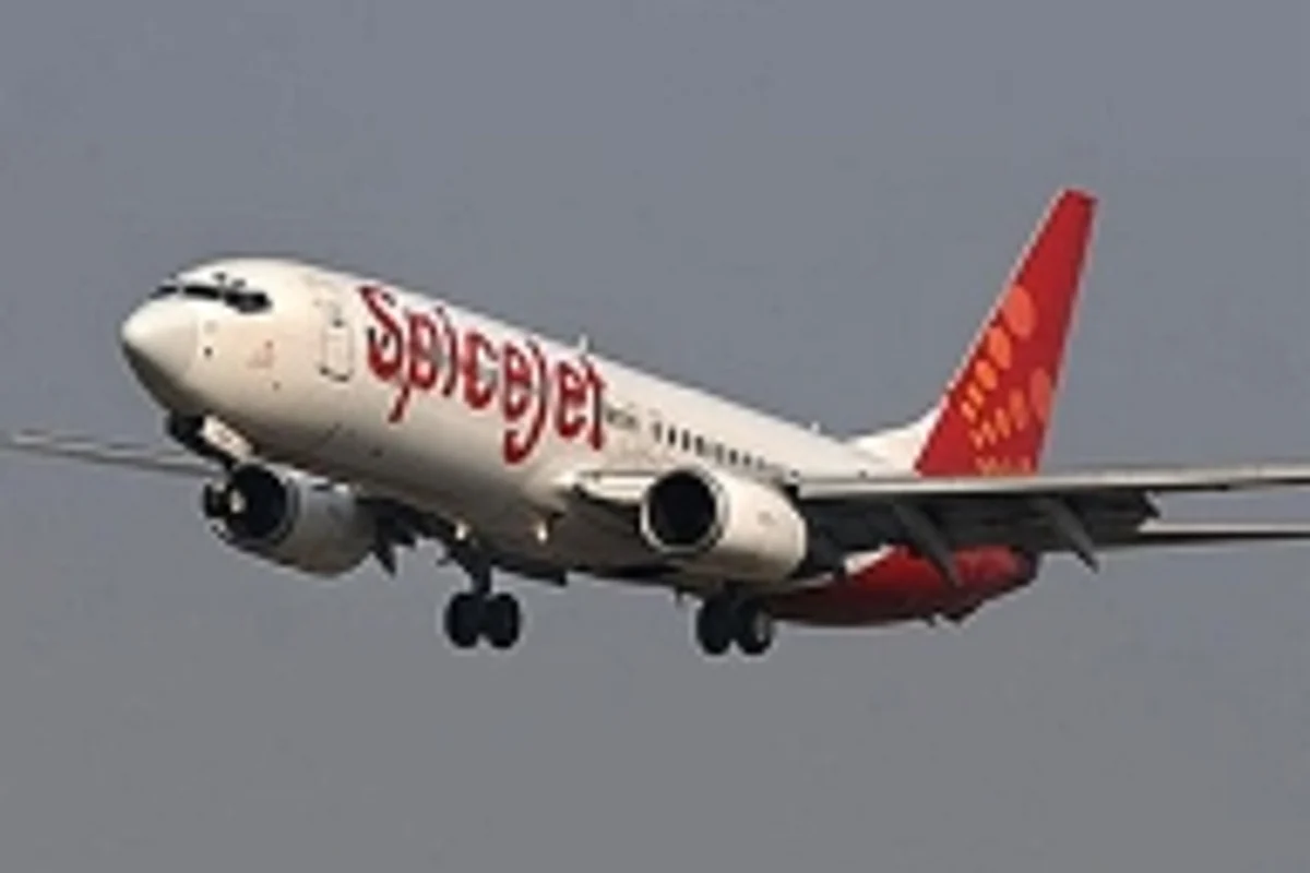 स्पाइसजेट का अस्थायी उपाय, 80 पायलटों को बिना वेतन छुट्टी पर रखा