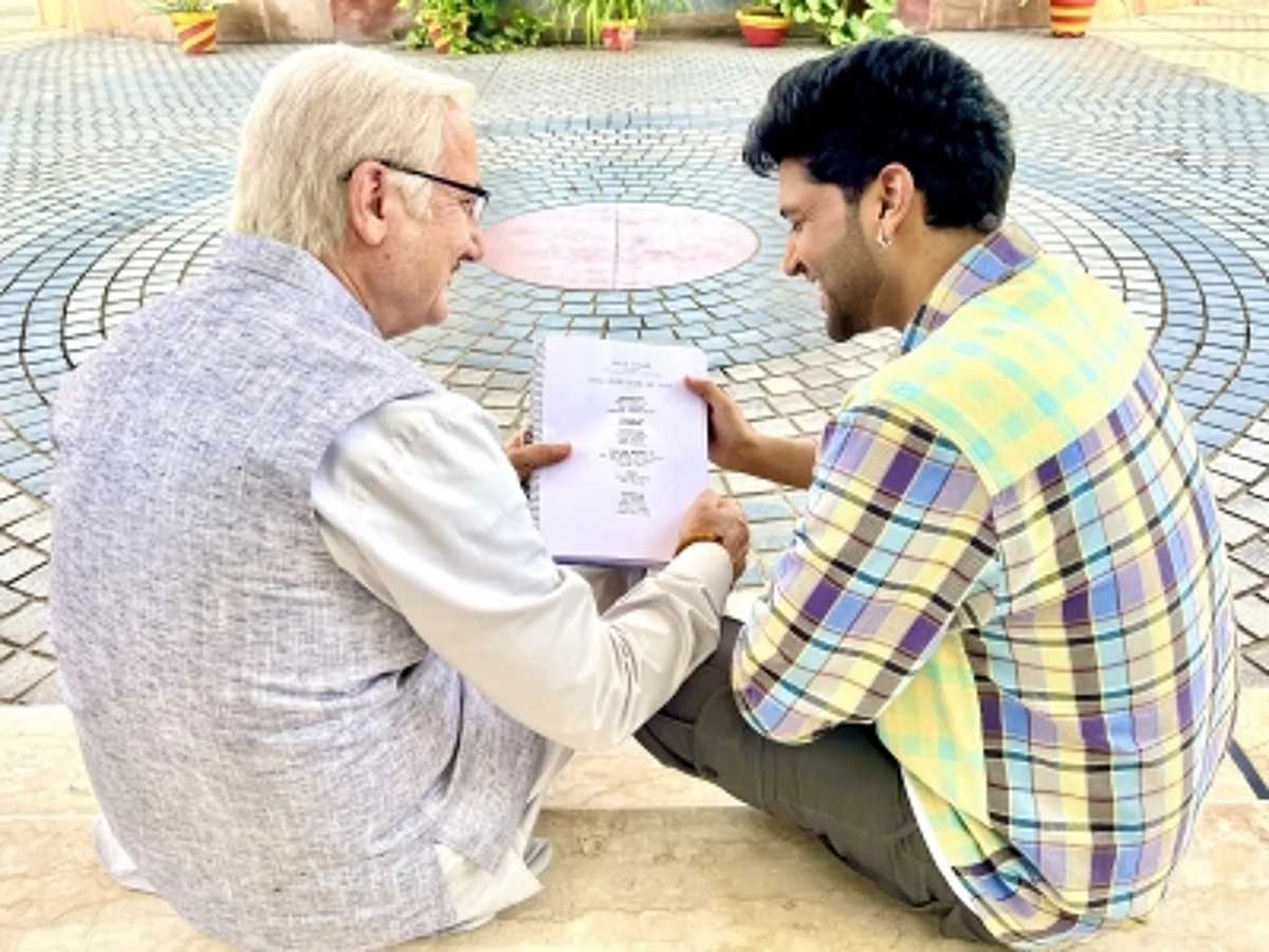 अनुपम खेर की फिल्म से बॉलीवुड में डेब्यू करेंगे गुरु रंधावा