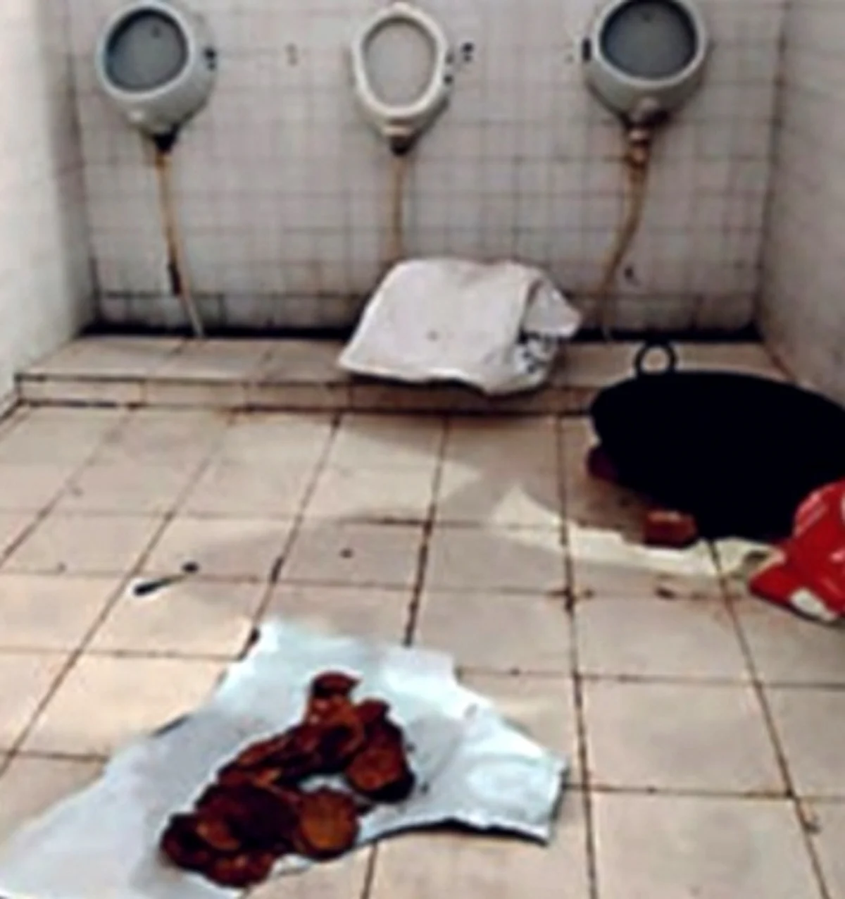 यूपी: खिलाड़ियों को परोसा शौचालय में रखा खाना, जिला खेल अधिकारी निलंबित
