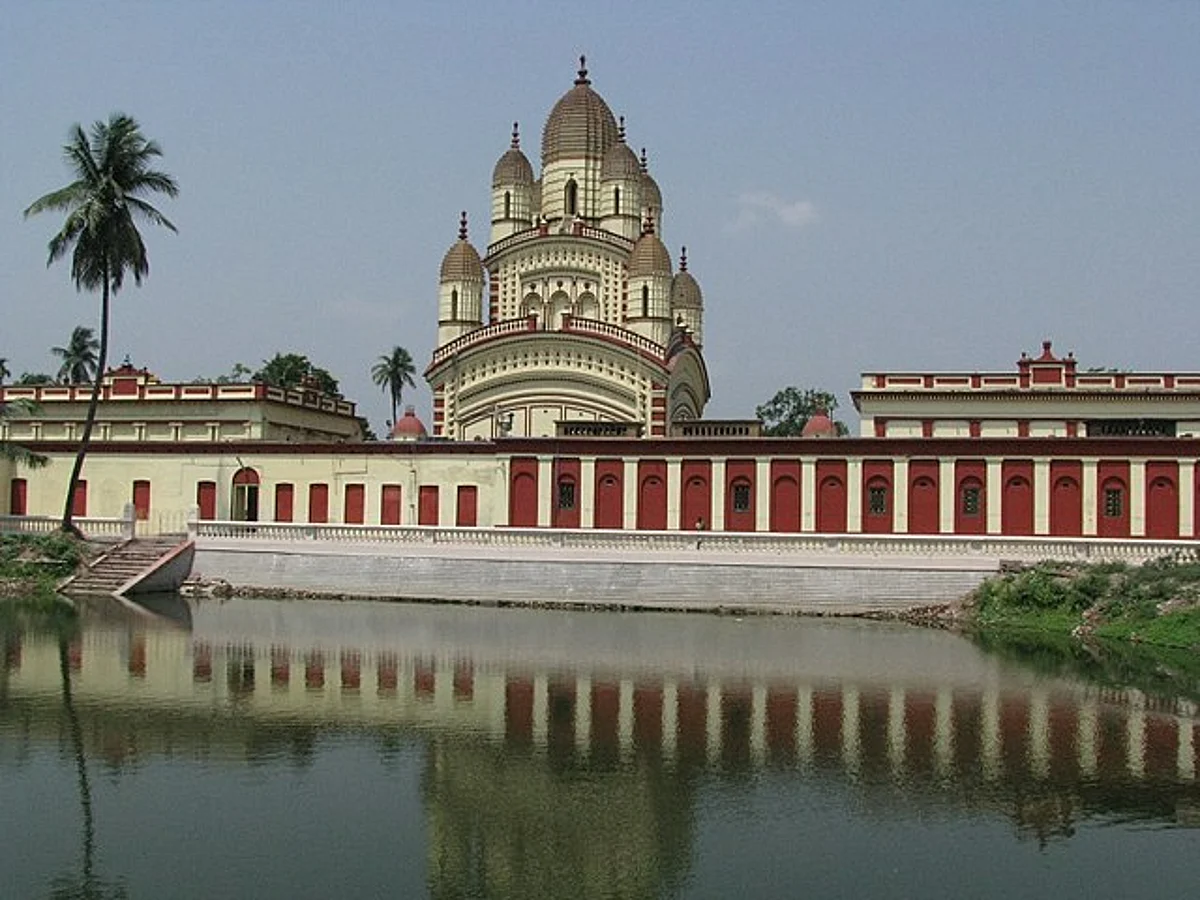 मुस्लिम देश में बना भव्य हिंदू मंदिर