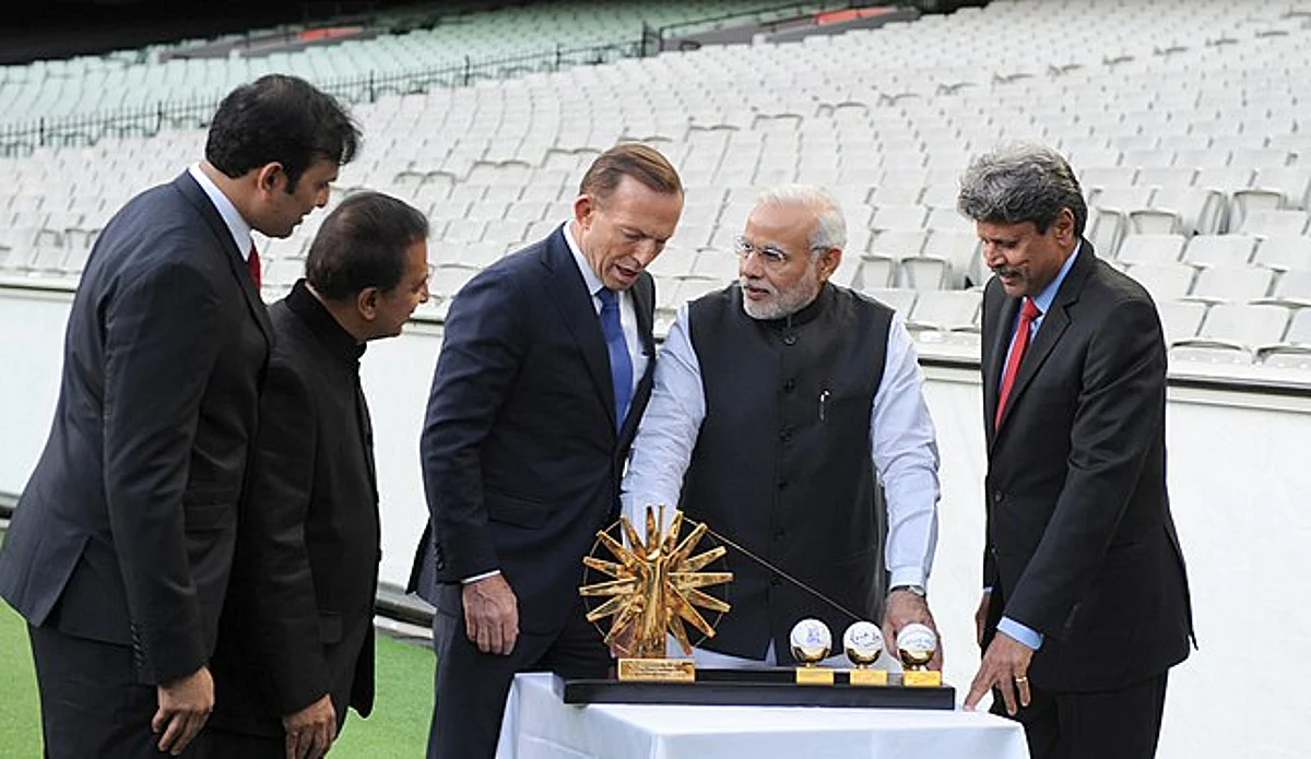 कपिल देव, प्रधानमंत्री मोदी और अन्य