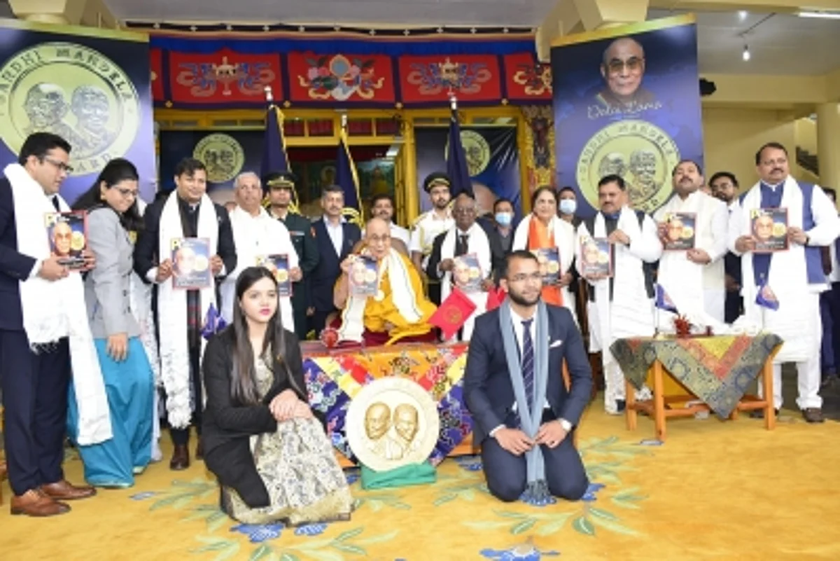 दलाई लामा को गांधी मंडेला पुरस्कार से सम्मानित किया गया