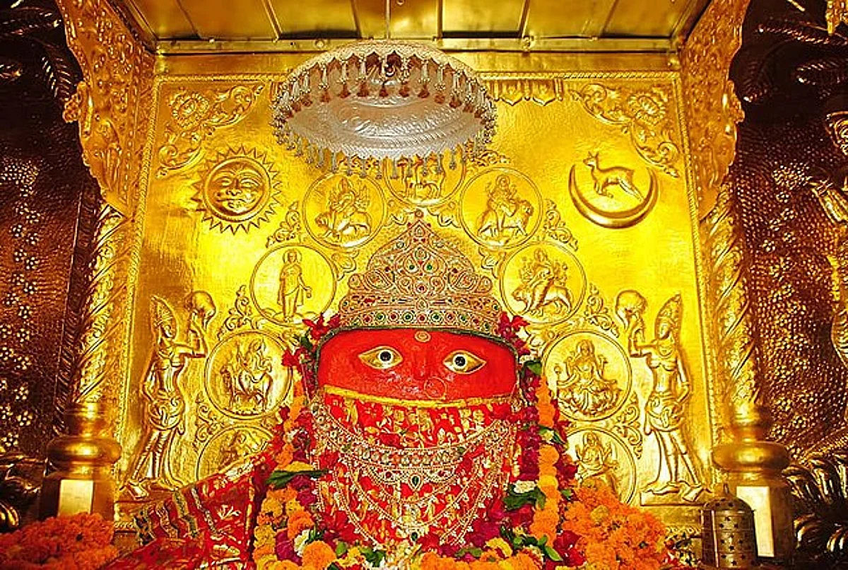 जब नवरात्रि में अचानक खुद हिलने लगे मंदिर के घंटे