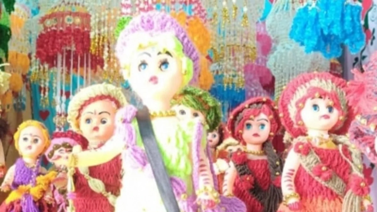 लोगों को खूब आकर्षित कर रहा यह सरस मेला (IANS)