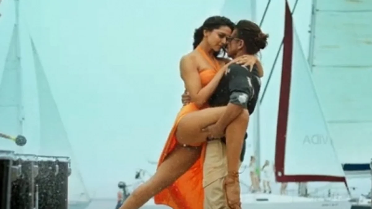 सीबीएफसी ने 'पठान' के निर्माताओं से फिल्म और गानों में कुछ बदलाव करने को कहा