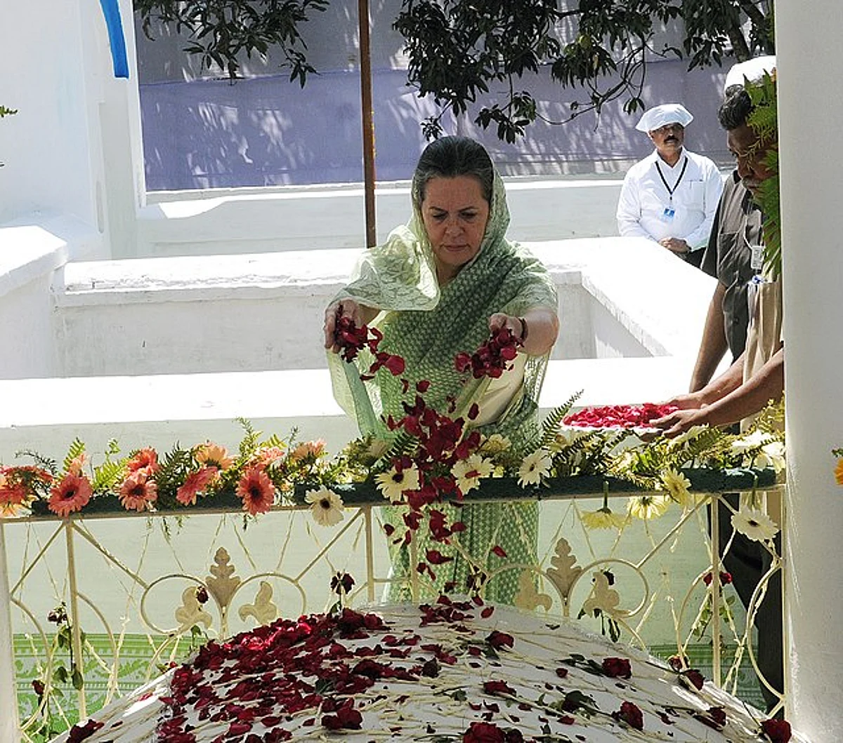 जब राजीव गांधी ने सोनिया गांधी से पहली मुलाकात के लिए रिश्वत दी (Wikimedia)