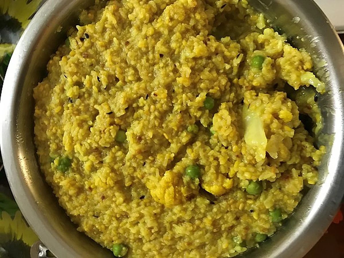 मकर संक्रांति पर चलने वाला भव्य "खिचड़ी मेला" (Wikimedia)