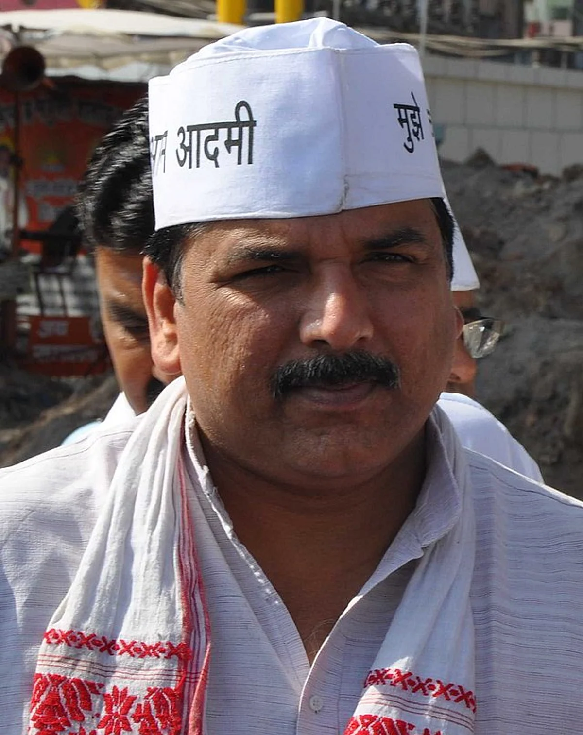 आम आदमी पार्टी के सांसद संजय सिंह और समाजवादी पार्टी के पूर्व विधायक अनूप सांडा सहित पांच अन्य को तीन महीने कैद की सजा सुनाई है। (Wikimedia commons)