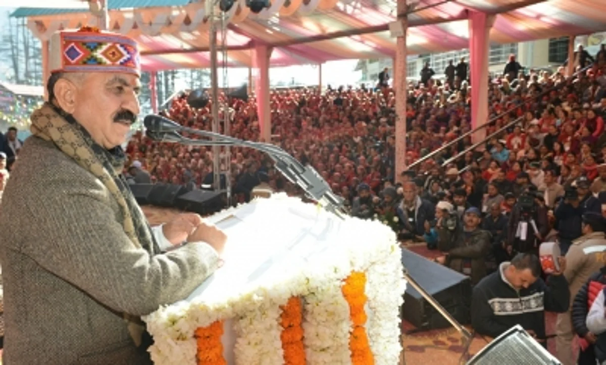 राष्ट्रीय स्तरीय शीतकालीन कार्निवाल मनाली का उद्घाटन (IANS)