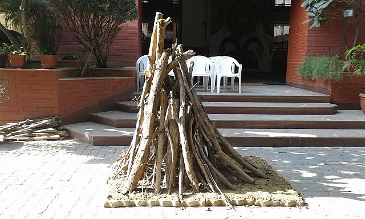लोहड़ी का त्यौहार पंजाब ही नहीं दिल्ली, हरियाणा, हिमाचल और कश्मीर में भी धूमधाम के साथ मनाया जाता है। (Wikimedia Commons)
