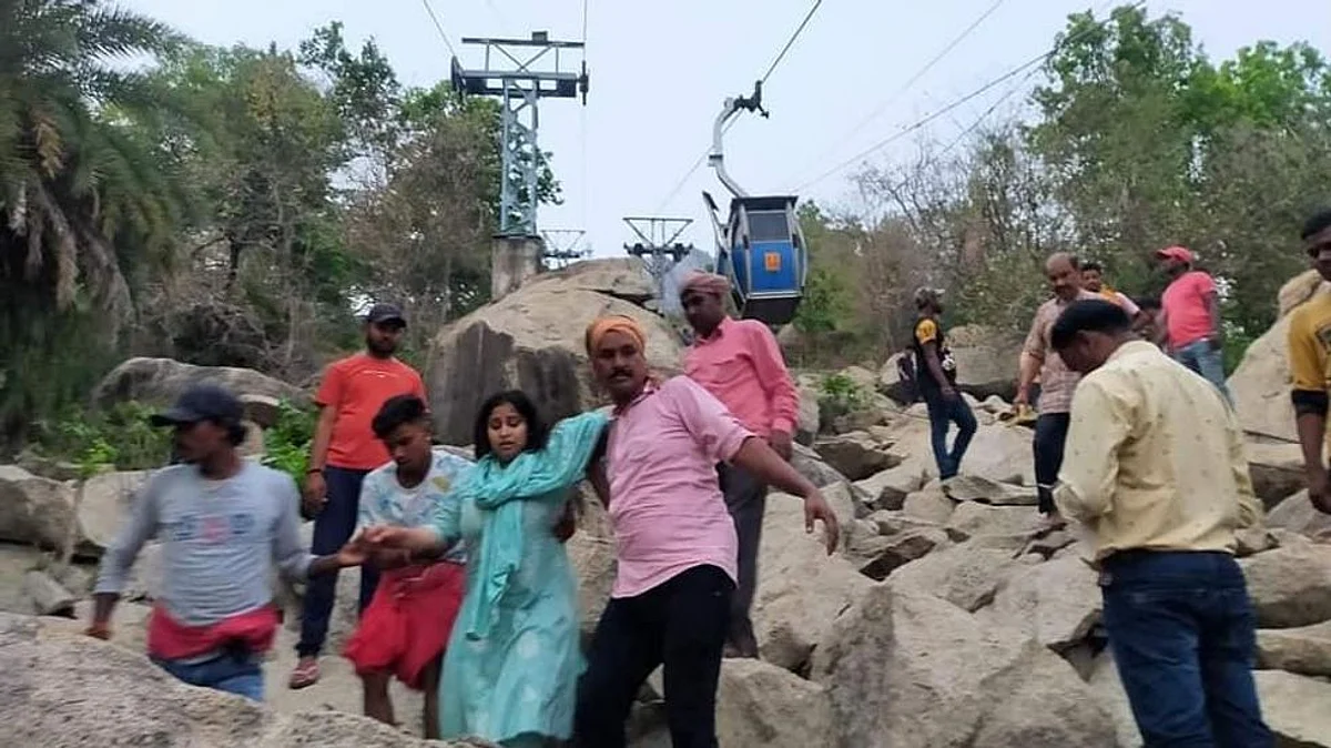 सेना के जवानों ने देवदूत बनकर हमारी जान बचाई।(IANS)