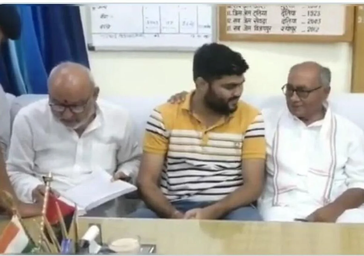 दिग्विजय की विचाराधीन बंदी से VIP बैठकी, जेल अधीक्षक पर गिरी गाज