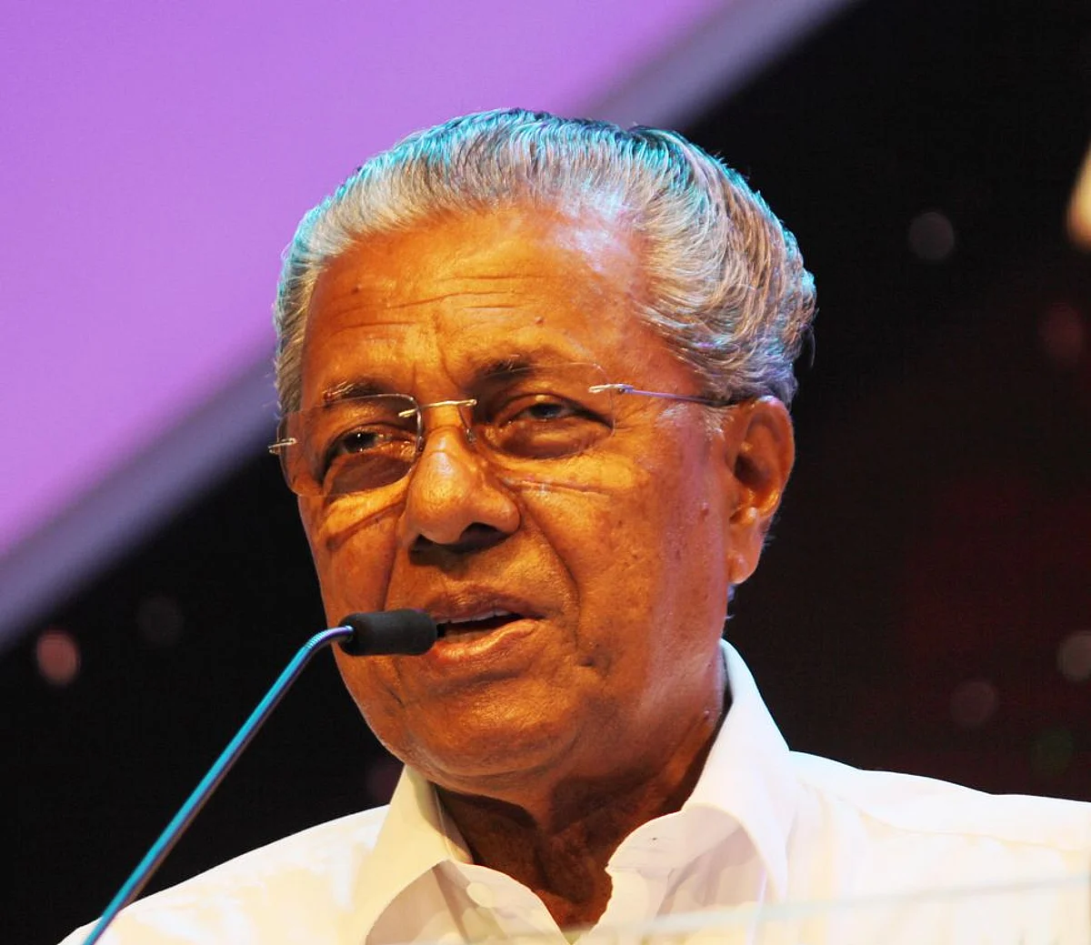 Kerala के CM पिनरायी विजयन के खिलाफ उग्रवादियों के आलोचना वाले पोस्टर मिले