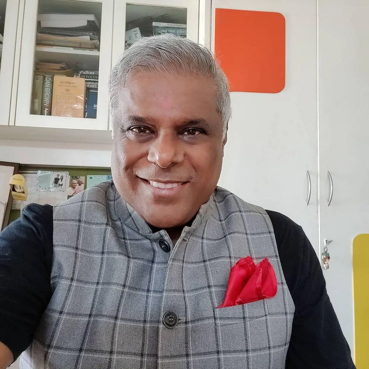 ओटीटी के बारे में बोलते हुए, वे कहते हैं, “जब आप इसे चाहते हैं तो यह आपके हाथ में है – तत्काल संतुष्टि।(instagram , ashish vidyarthi)
