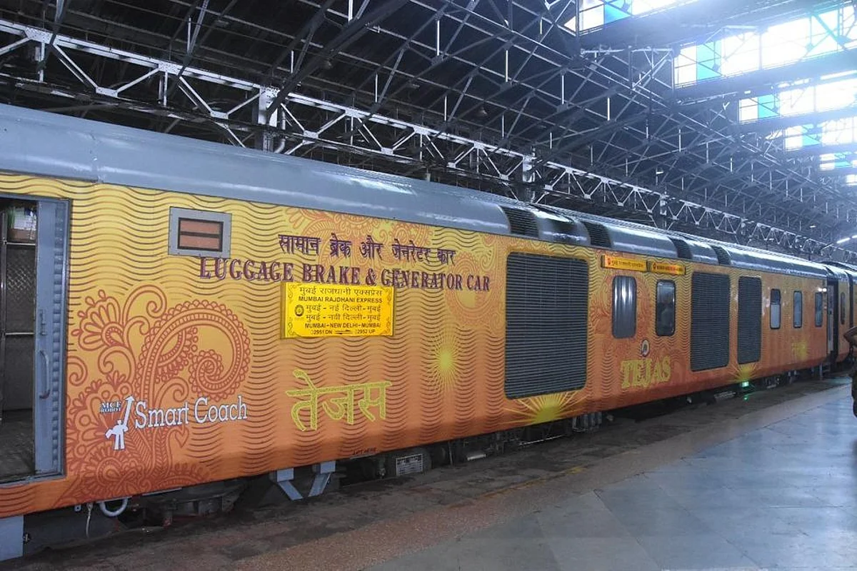 जस स्मार्ट कोच (Tejas Smart Coach) के इस्तेमाल से, भारतीय रेल का उद्देश्य निवारक रखरखाव के बजाय अनुमानित रखरखाव की ओर बढ़ना है। (IANS)